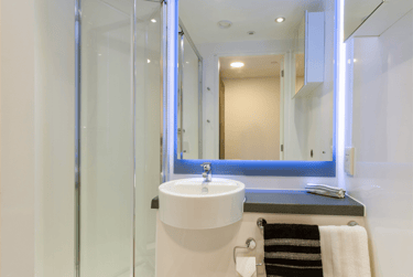 Standard En Suite at Benedict's Gate, 71 St Benedict's Street, City Centre, Norwich, NR24FB - Image 6
